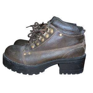 Y2K chunky lace up ankle boots brown fashion bug grunge 2000’s size 7 1/2 emo